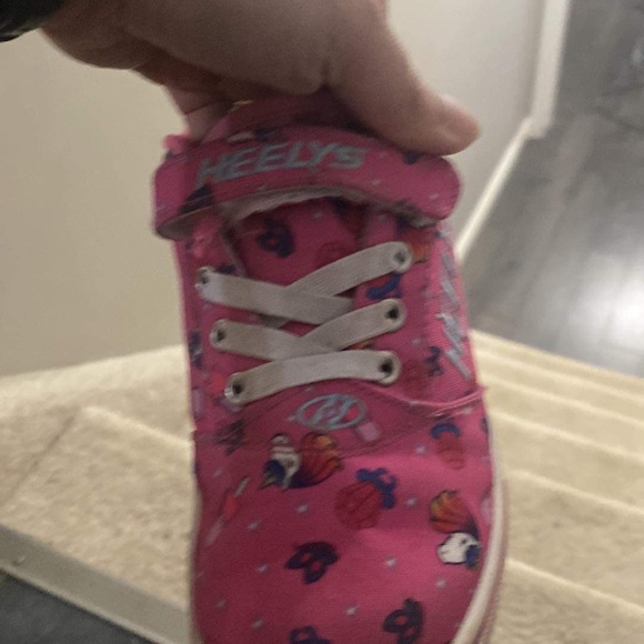 Heelys Youth size 3 - Picture 4 of 6